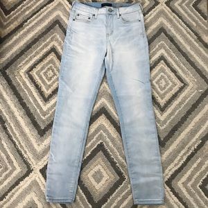 Aeropostale Light Wash Skinny Jeggings